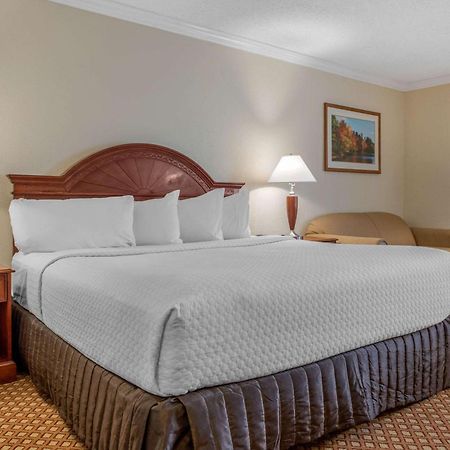 Quality Hotel Conference Center Cincinnati Blue Ash Exteriör bild