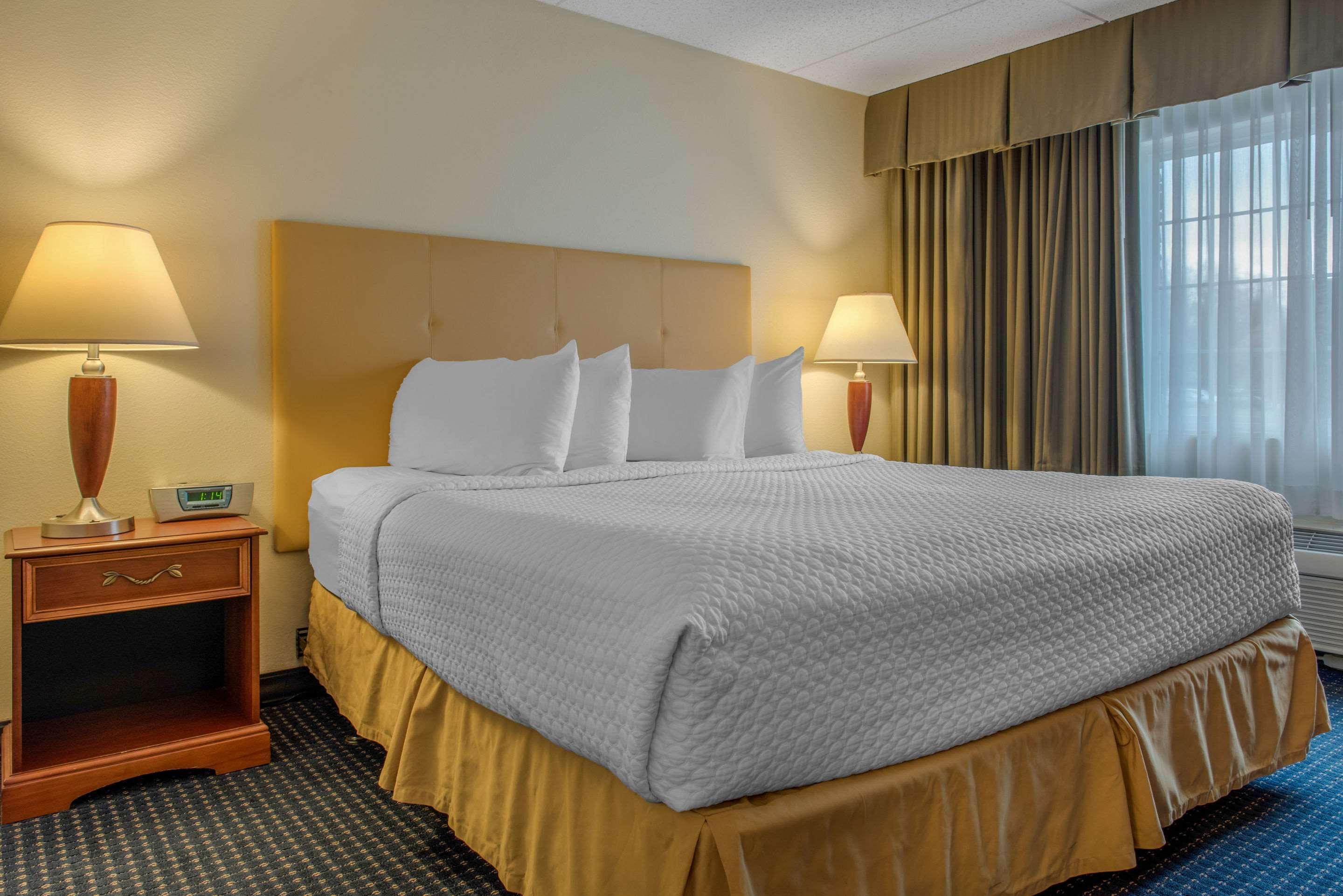 Quality Hotel Conference Center Cincinnati Blue Ash Exteriör bild
