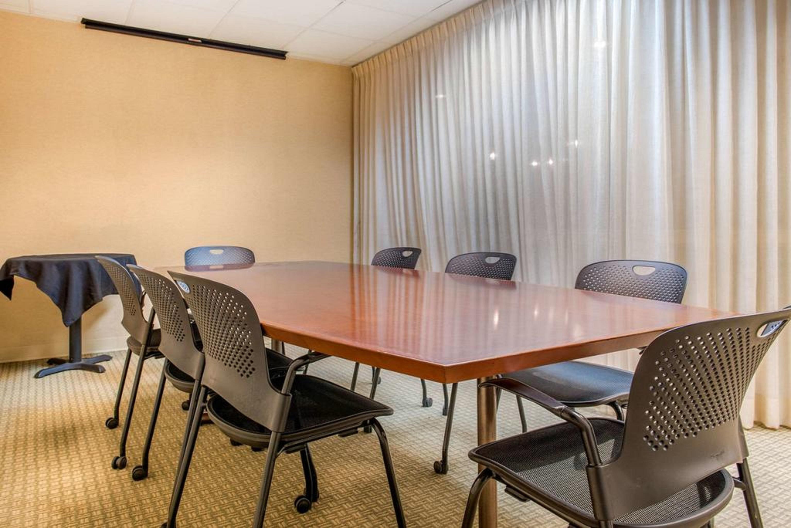 Quality Hotel Conference Center Cincinnati Blue Ash Exteriör bild