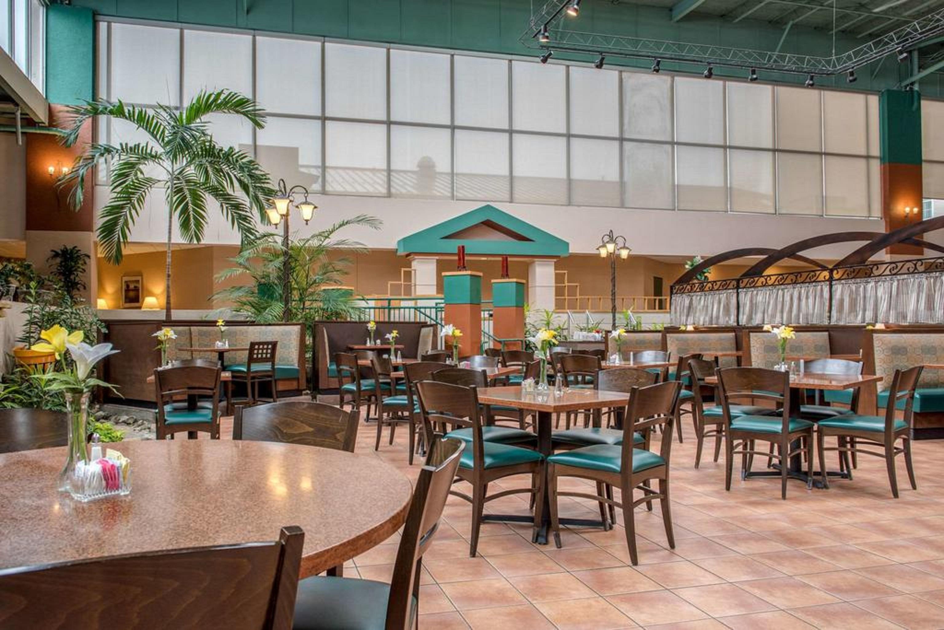 Quality Hotel Conference Center Cincinnati Blue Ash Exteriör bild