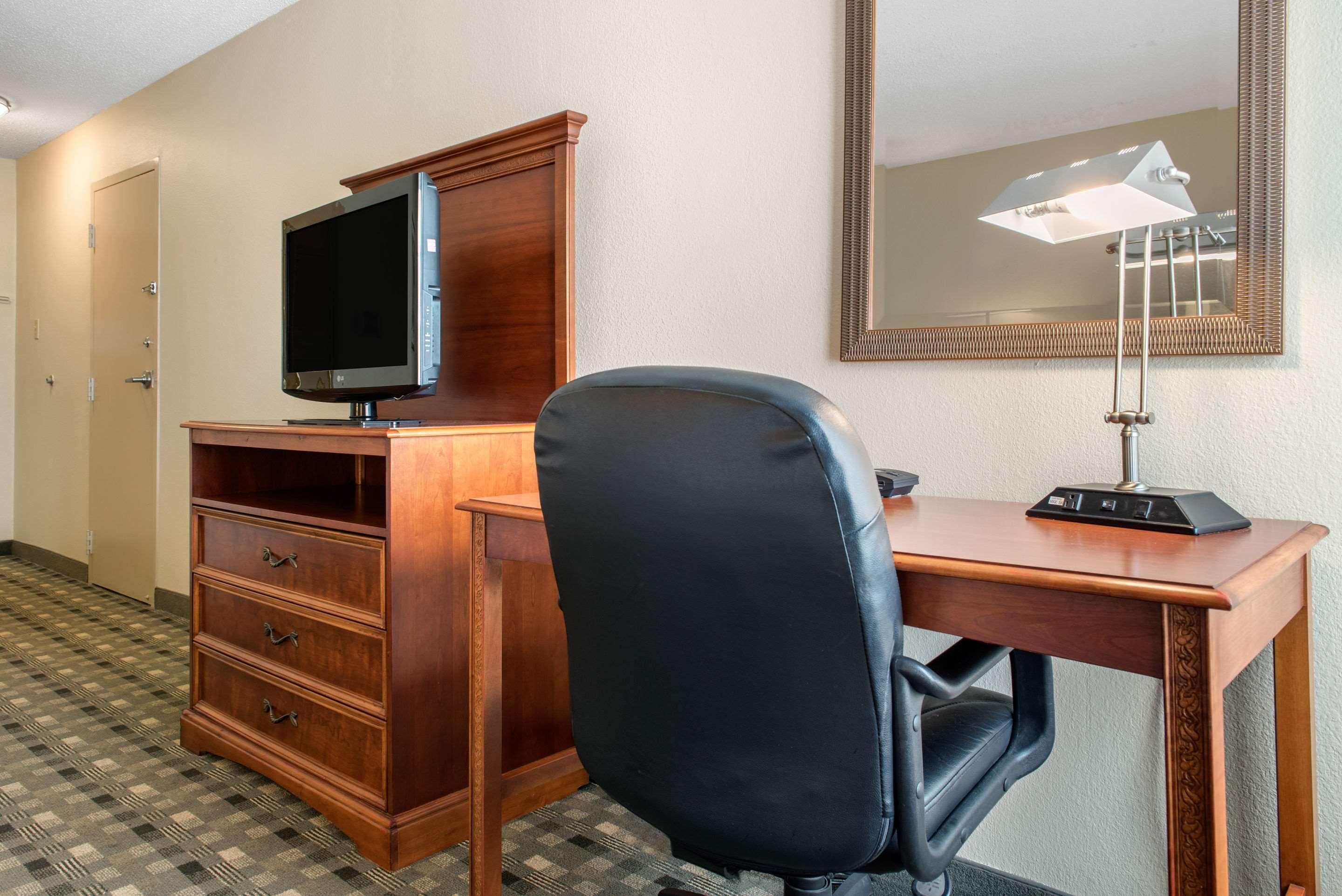 Quality Hotel Conference Center Cincinnati Blue Ash Exteriör bild