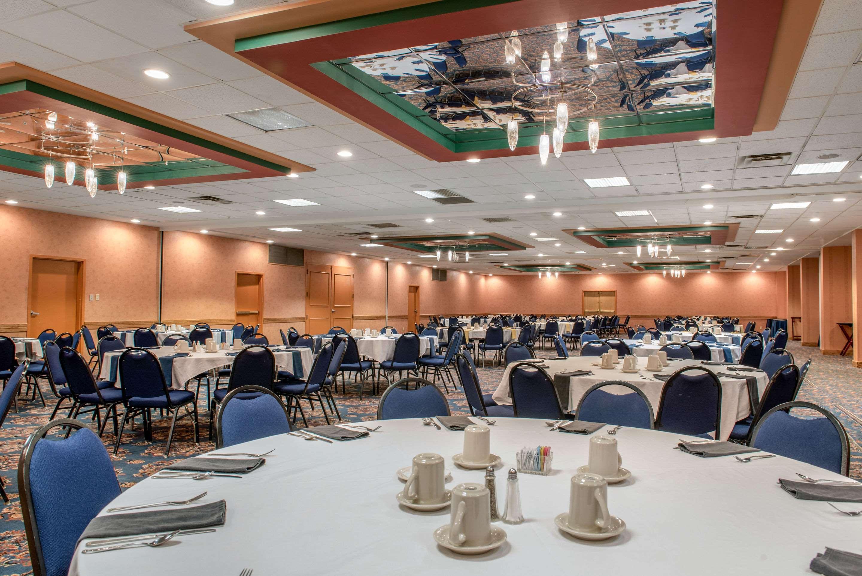 Quality Hotel Conference Center Cincinnati Blue Ash Exteriör bild