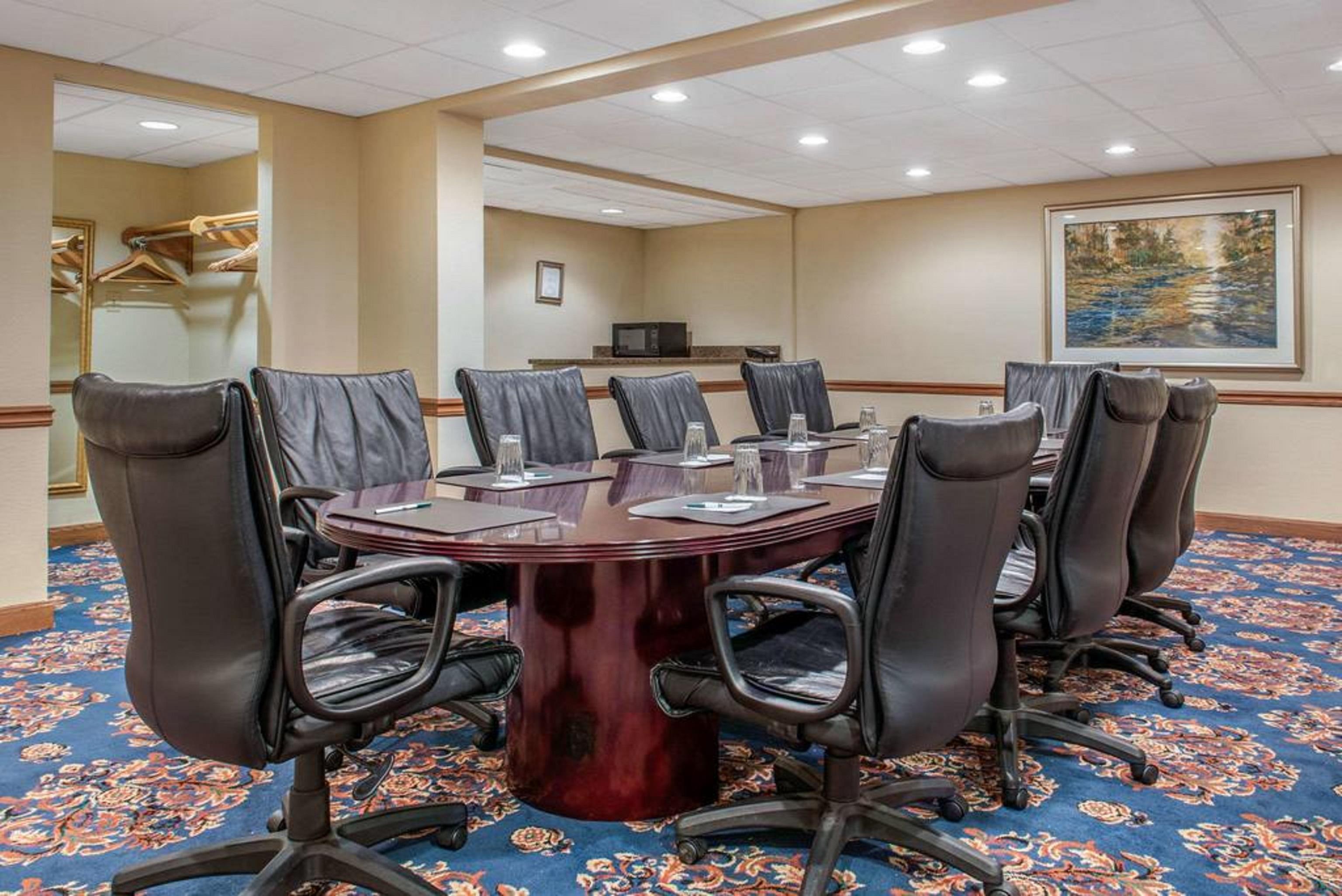 Quality Hotel Conference Center Cincinnati Blue Ash Exteriör bild