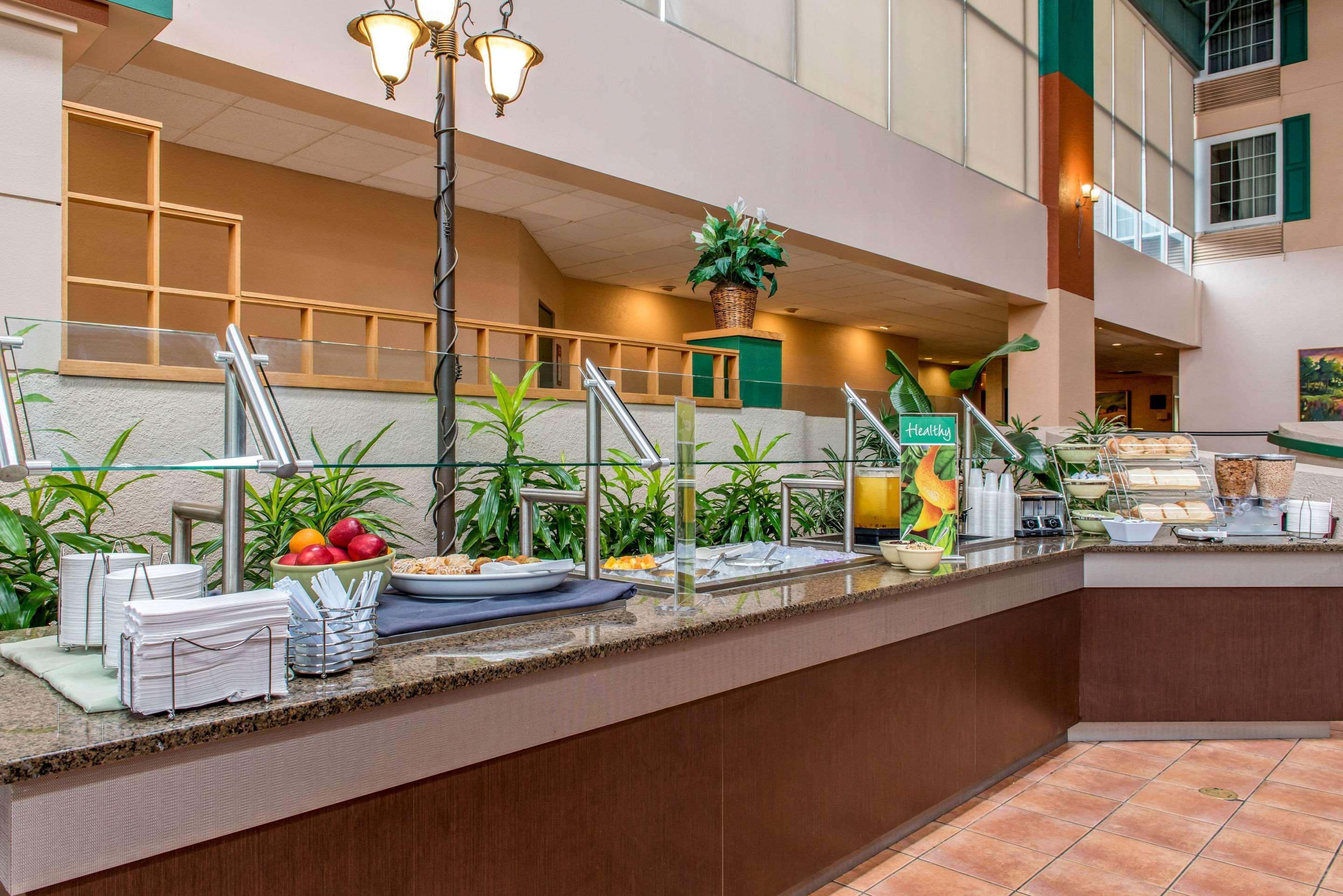 Quality Hotel Conference Center Cincinnati Blue Ash Exteriör bild