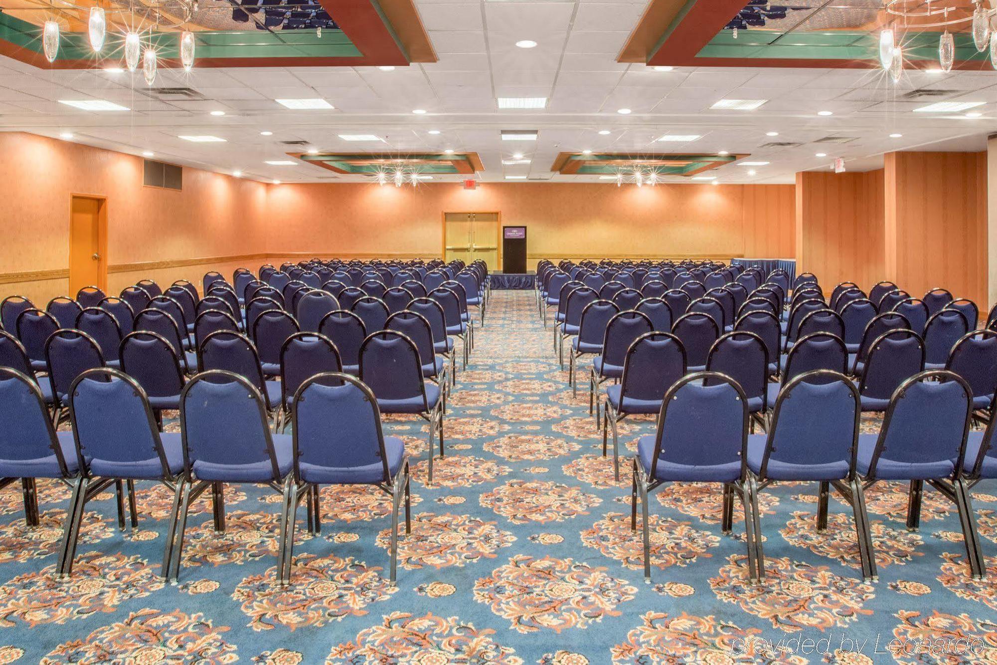 Quality Hotel Conference Center Cincinnati Blue Ash Exteriör bild