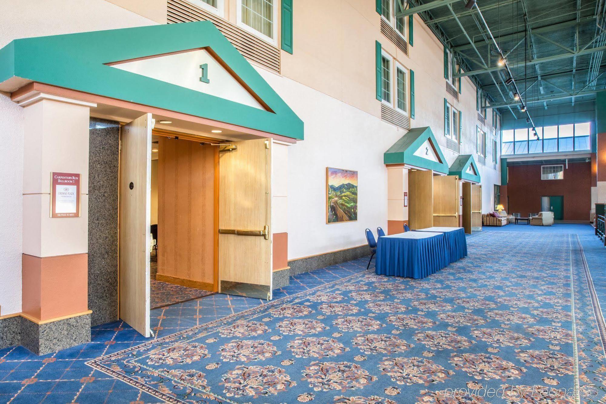Quality Hotel Conference Center Cincinnati Blue Ash Exteriör bild